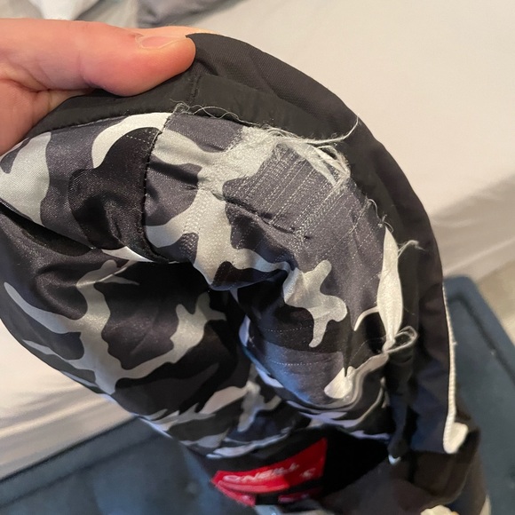 O’Neill Snowboard Jacket - Picture 3 of 3